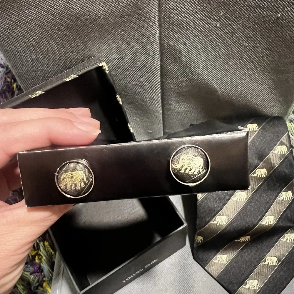 Men's‎ 100% Silk Tie Gift Set Cuff Links, Pocket Square, Tie Elephants